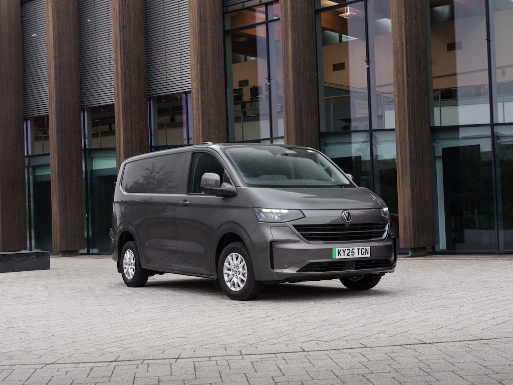 Volkswagen offers extra savings of £1,500 across new Transporter range