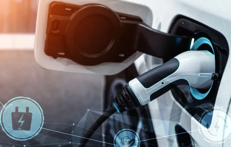 UK fleets can slash operating costs by 64% through electrification, EY finds