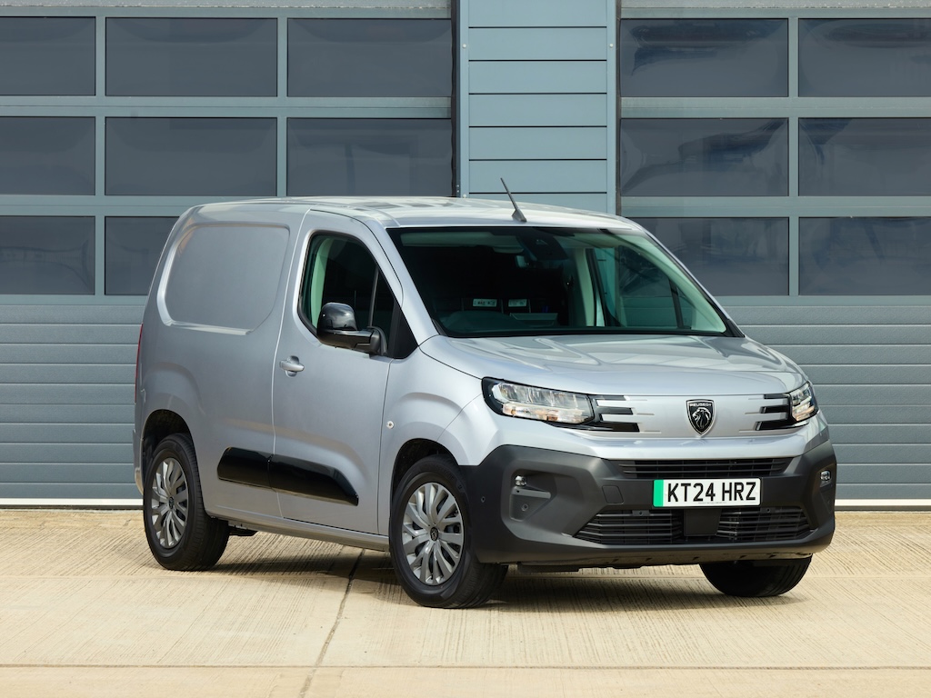 Peugeot marks anniversaries of Partner van and Traveller