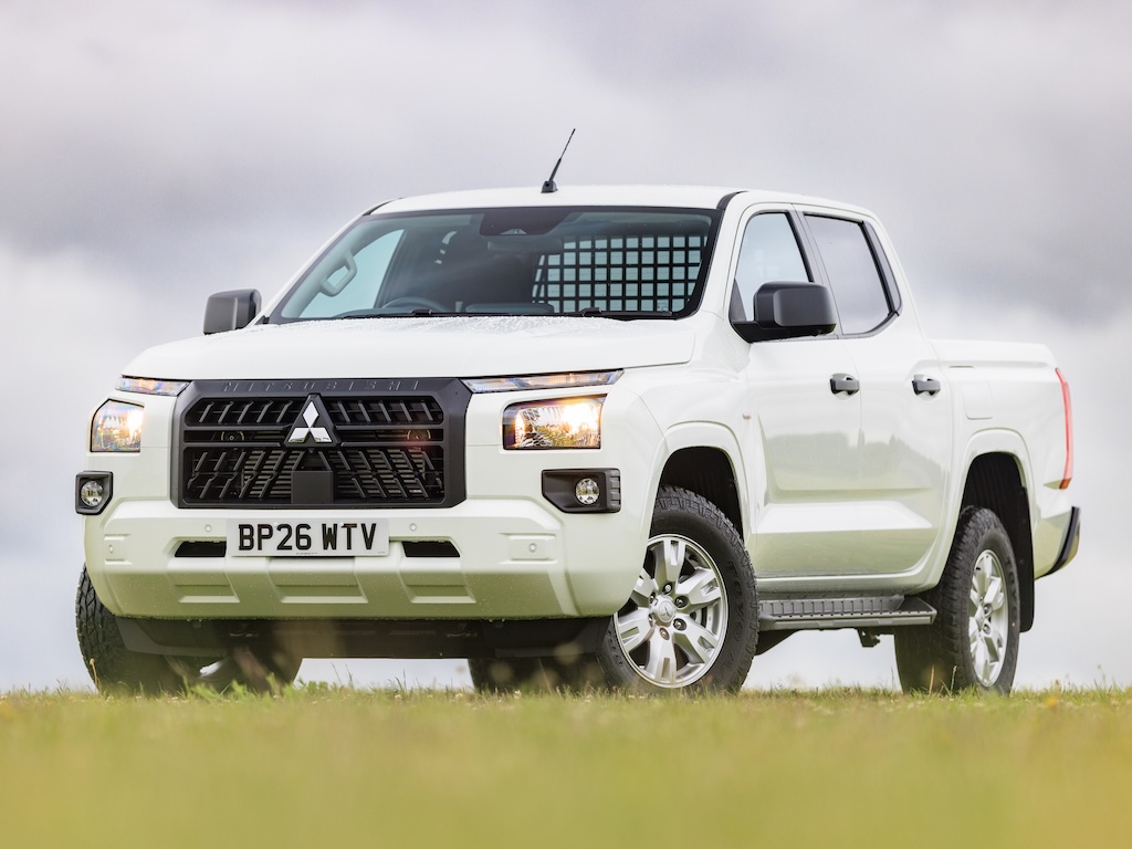 New Mitsubishi L200 Series 7 Commercial pickup ditches rear seats for big van tax breaks