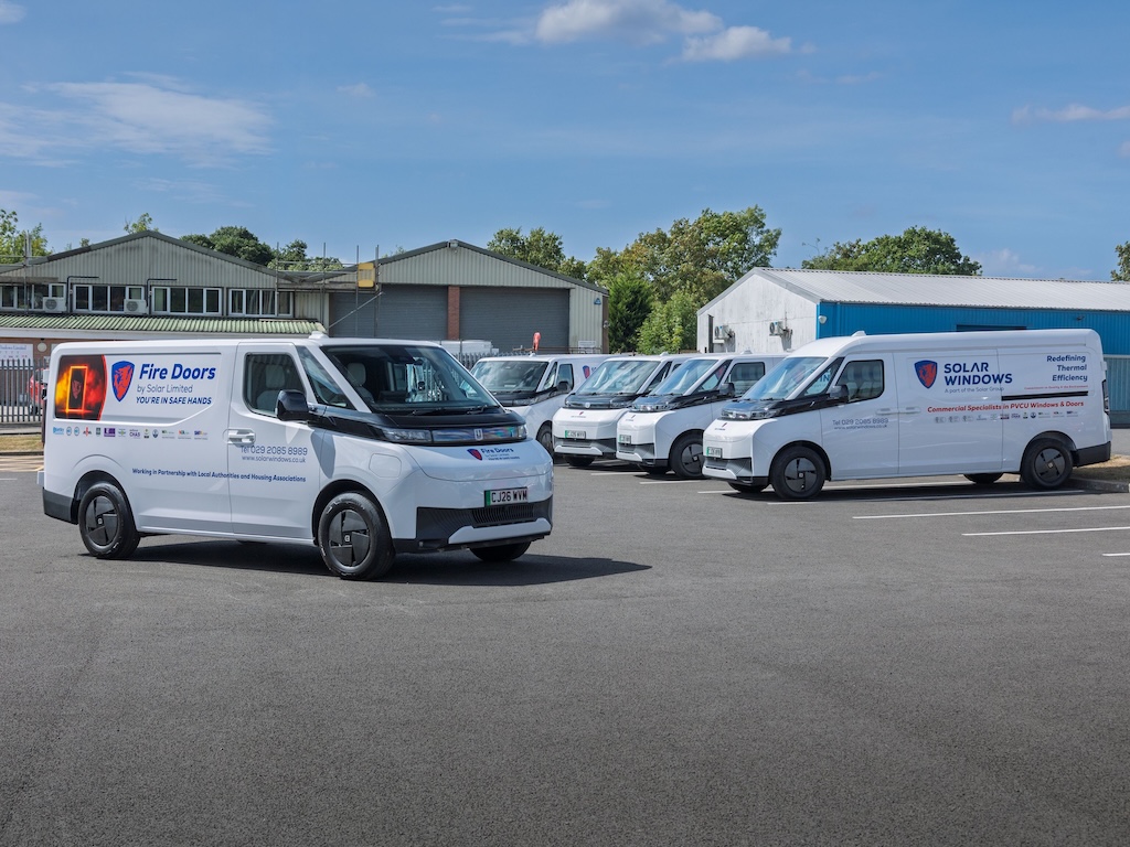 Solar Windows overhauls fleet with 20 new Farizon SV electric vans 