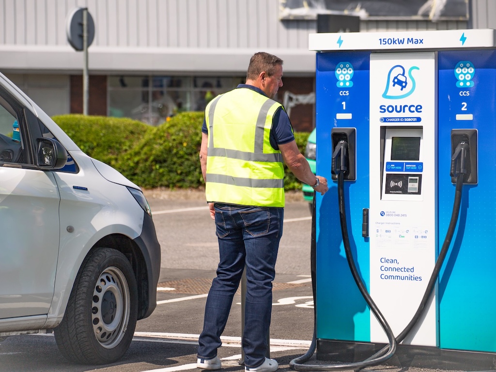Source ultra-rapid EV hubs join Shell Card roaming network